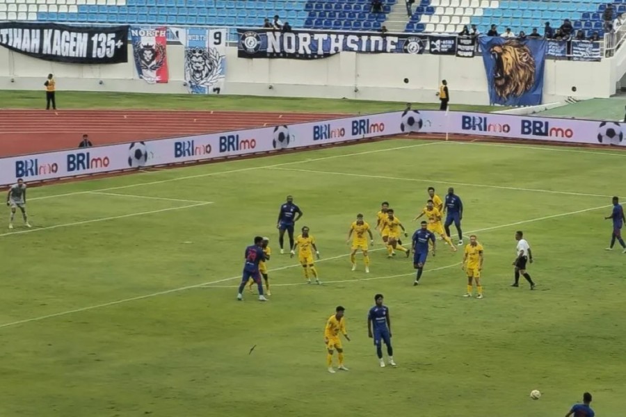 Comeback ke Kanjuruhan Berujung Mimpi Buruk, Arema Dibantai Persik