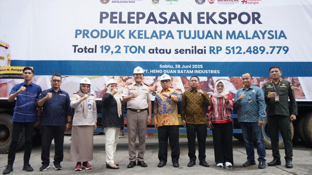 Karantina Kepri Sertifikasi Ekspor 19,2 Ton Daging Kelapa
