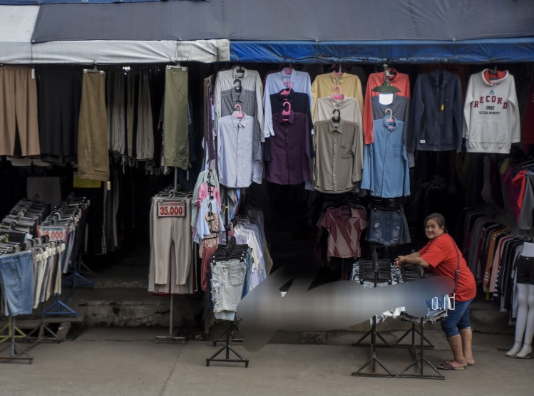 Pemerintah Bakal Tindak Tegas Impor Ilegal Pakaian Bekas