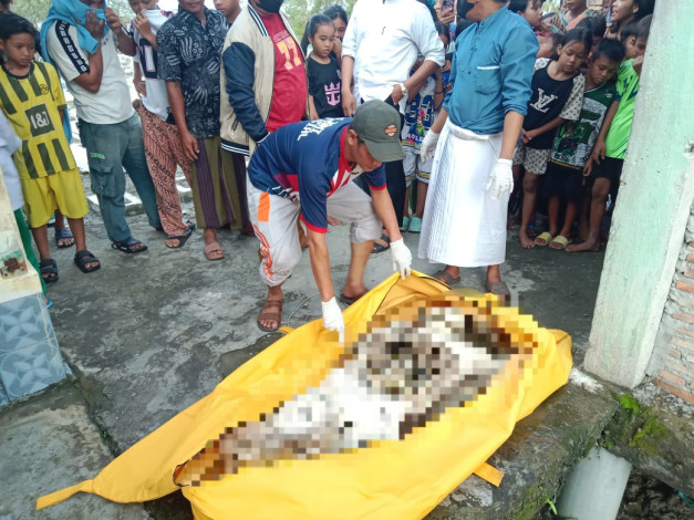 Mayat Membusuk Tanpa Identitas Ditemukan Mengapung di Perairan Panipahan Rohil