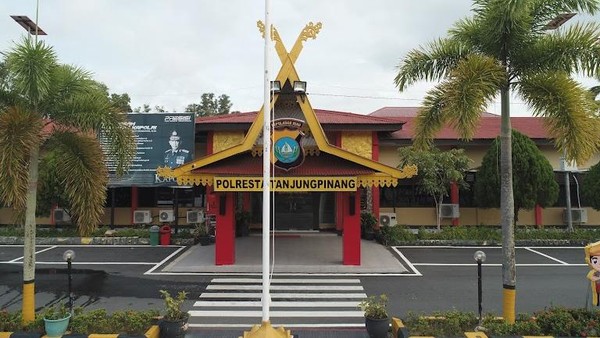 Oknum Anggota Polres Bintan Ditangkap Gegara Jadi Pengurus PMI Ilegal