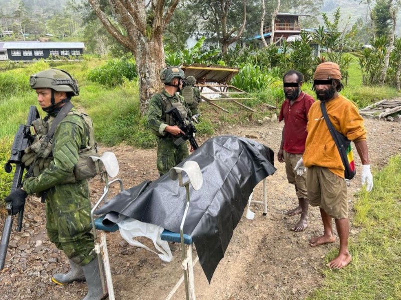 Usai Diserang OPM, 42 Tenaga Pengajar dan Kesehatan di Distrik Anggruk Yahukimo Dievakuasi