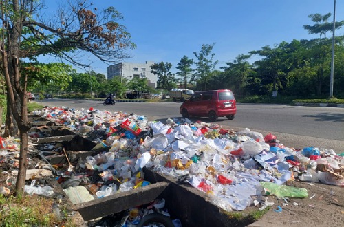 Kontrak Pihak Ketiga Segera Berakhir, Kota Pekanbaru Mulai Dihiasi Tumpukan Sampah