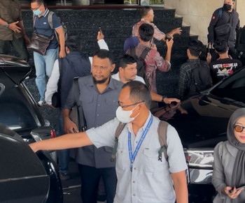 Selain Tiga Koper, KPK juga Bawa Sekdaprov dan Kabag Protokol