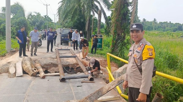 Akses Jalan Dua Desa di Ogan Ilir Putus Akibat Jembatan Longsor
